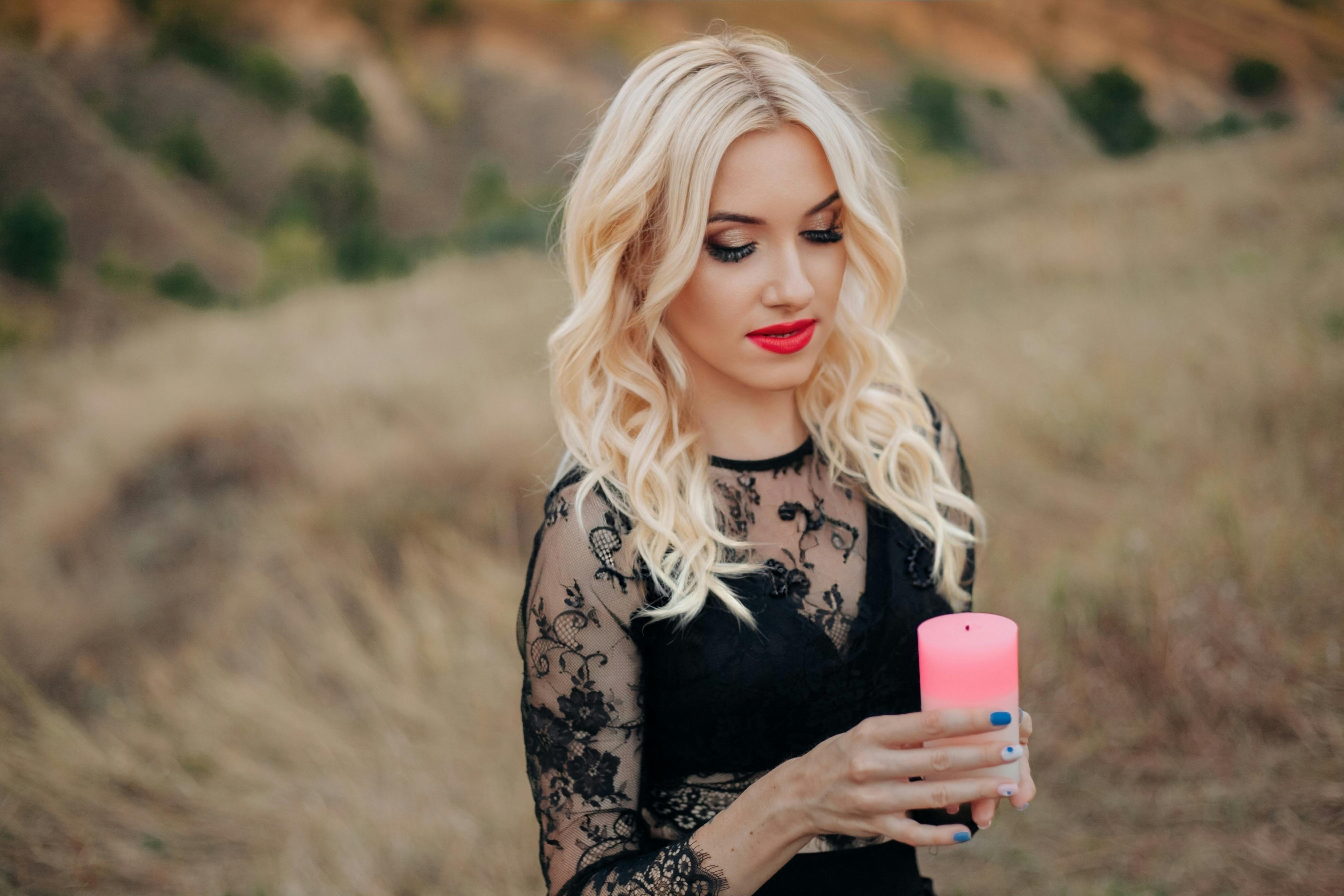 今日推荐海报：爱情治愈《慢慢靠近》