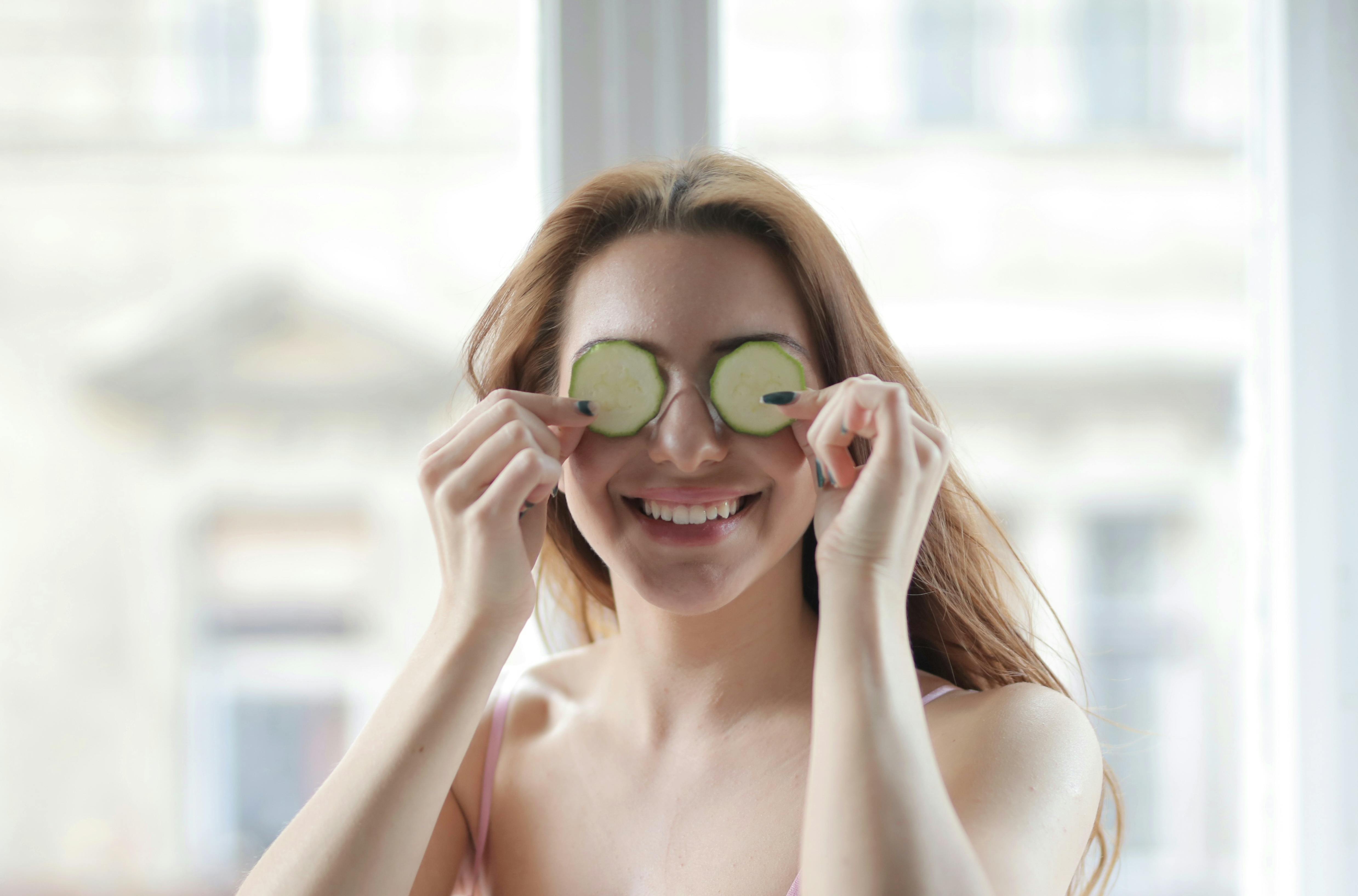 新片更新海报：悬疑惊悚《冷光现场》